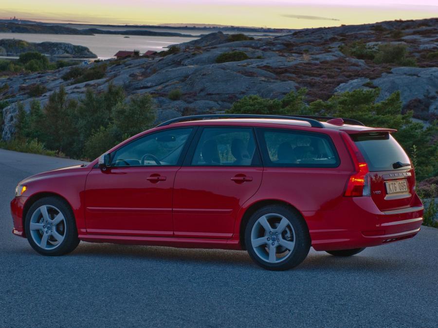  Volvo V50 R-Design 2010 года  (фото 6 из 8)